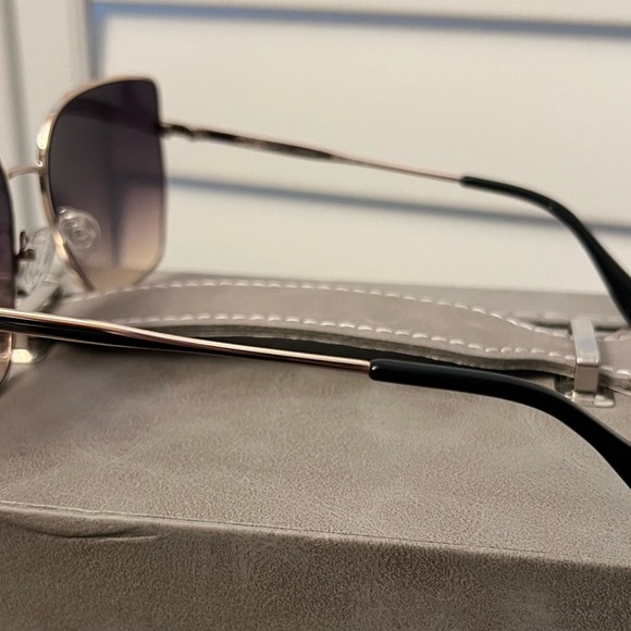 Oscar de la Renta sunglasses - Picture 4 of 6